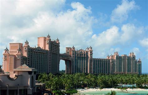 famous buildings in the bahamas.